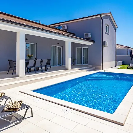 Villa Serenity Tea With Heated Pyrolysis Salt Water