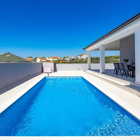 Villa Serenity Tea With Heated Pyrolysis Salt Water Loborika