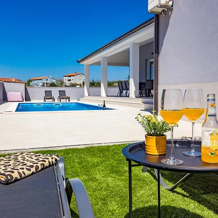 Villa Serenity Tea With Heated Pyrolysis Salt Water *